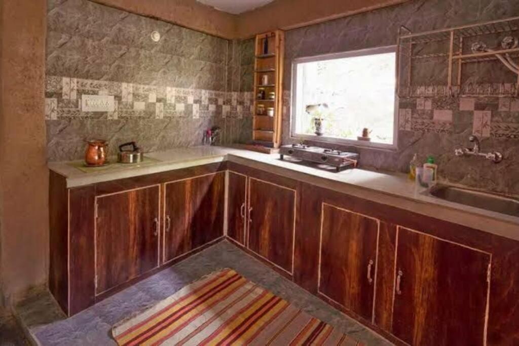 מקלוד גאנג' Independent Mud House Studio מראה חיצוני תמונה