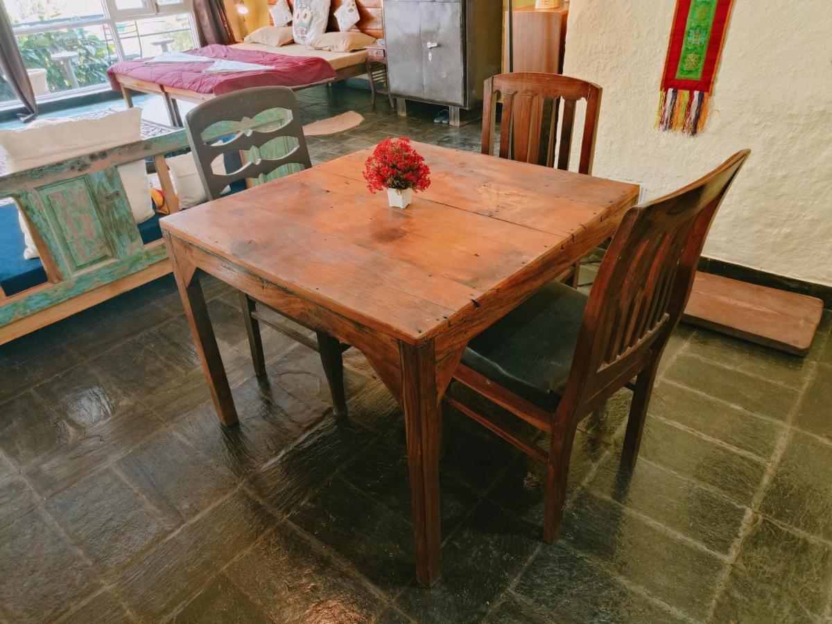 מקלוד גאנג' Independent Mud House Studio מראה חיצוני תמונה